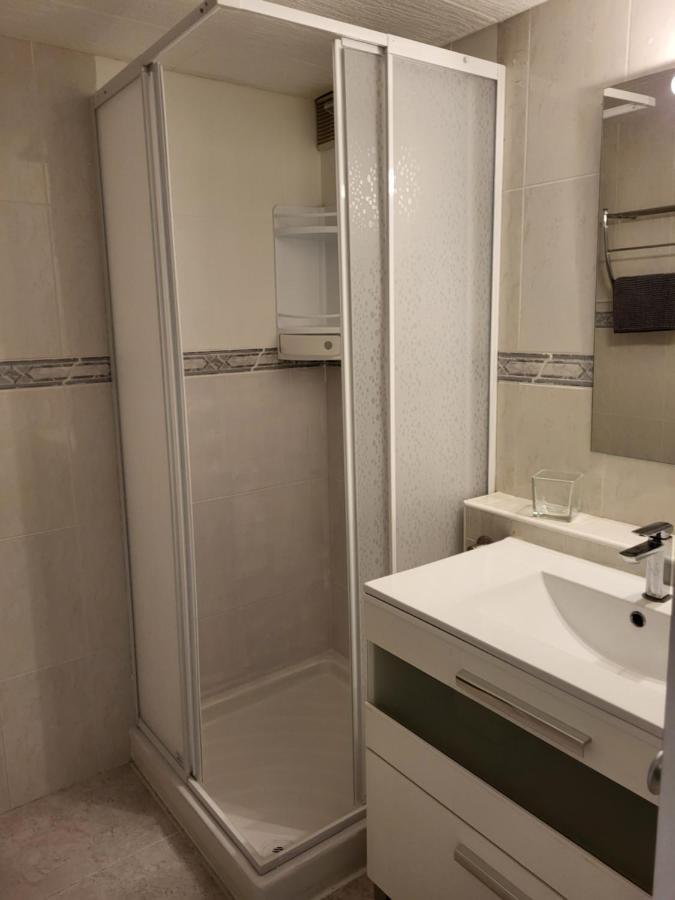 Tres Bel Avec Piscine Apartment